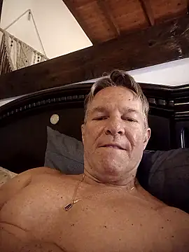 Snapshot of TommyLopez chatting on 01-17-26, 03:32 TommyLopez online show from 01-17-26, 03:32