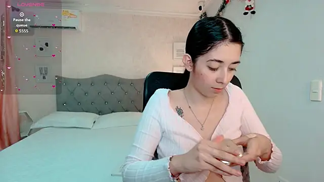 emmalove doll online show from 01-05-26, 08:12