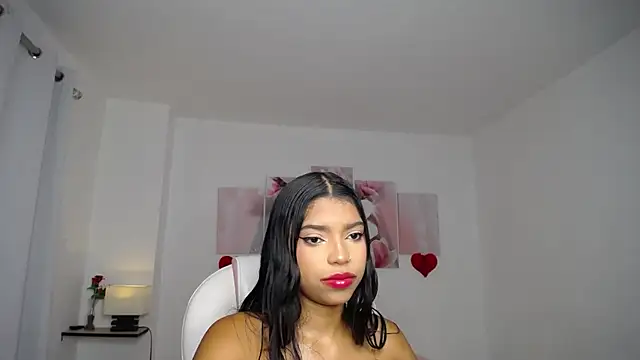 Snapshot of aylin_ross_ chatting on 06-25-26, 01:25 aylin ross online show from 06-25-26, 01:25