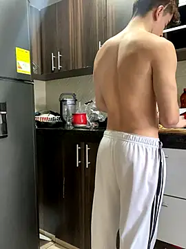 maxxcooper1 online show from 12-15-25, 08:14