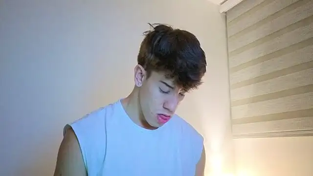 maxxcooper1 online show from 12-23-25, 06:23