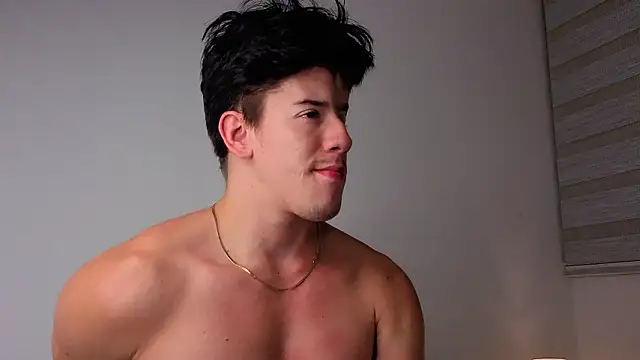 maxxcooper1 online show from 02-03-26, 06:22