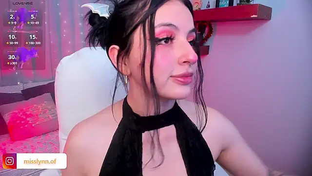 Missslynnn online show from 12-18-25, 06:18