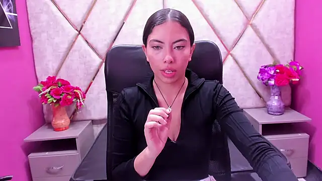 Alana Hotterr online show from 12-14-25, 05:02