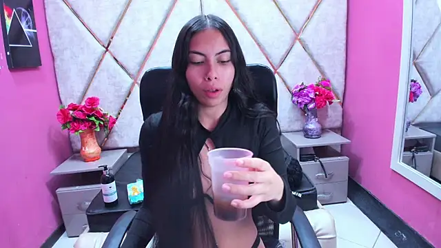 Alana Hotterr online show from 01-16-26, 05:33