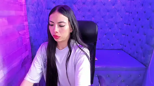 Alana Hotterr online show from 02-18-26, 03:37