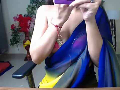 Snapshot of Shy_nivi chatting on 05-23-26, 03:33 Shy nivi online show from 05-23-26, 03:33