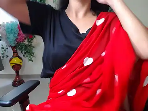 Snapshot of Shy_nivi chatting on 05-29-26, 02:39 Shy nivi online show from 05-29-26, 02:39