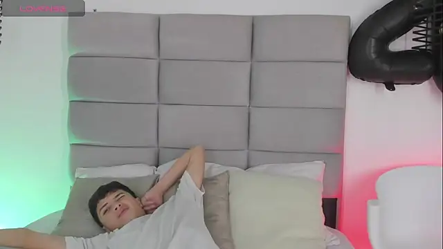 JoshClaarktt online show from 04-09-26, 04:03