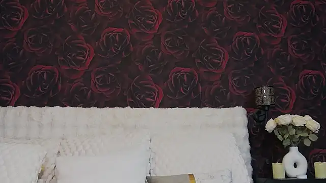 Leena C online show from 05-19-26, 01:18