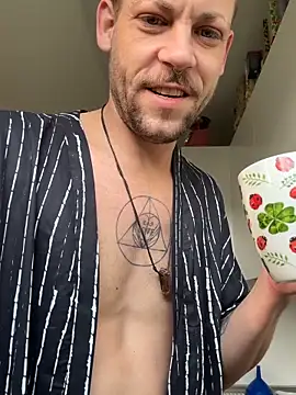 Robbigcum online show from 03-07-26, 07:48