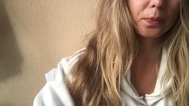 LeMilf online show from 03-12-26, 09:35