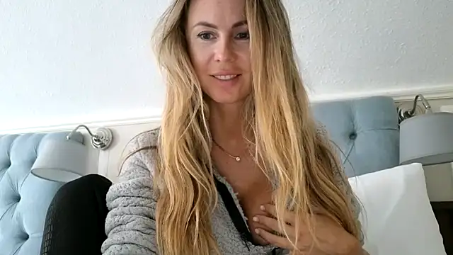 Snapshot of LeMilf chatting on 07-20-26, 11:12 LeMilf online show from 07-20-26, 11:12