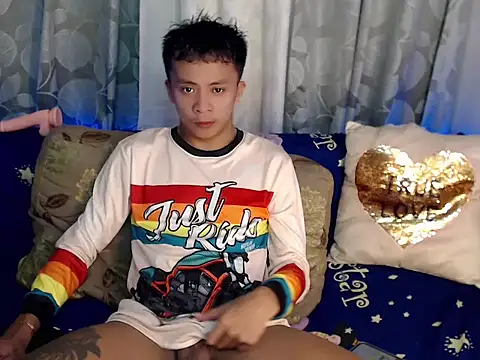 ur twinkKirk6969 online show from 05-15-26, 07:34