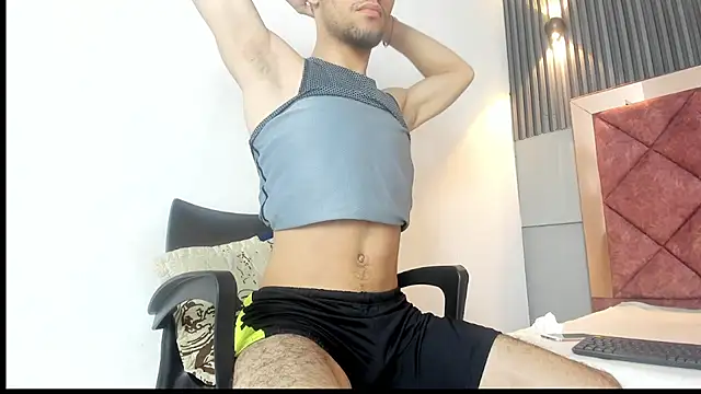 Snapshot of TAYSON_SCOTT chatting on 01-08-26, 01:06 TAYSON SCOTT online show from 01-08-26, 01:06