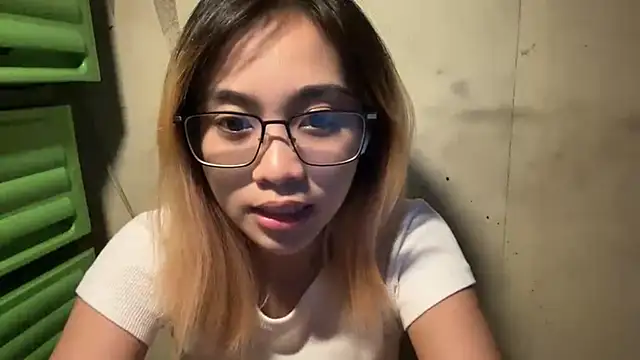 Snapshot of LenoraFrailey chatting on 01-11-26, 12:34 LenoraFrailey online show from 01-11-26, 12:34