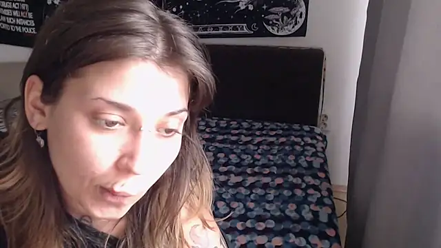 Snapshot of AlienforTwenty chatting on 07-05-26, 11:39 AlienforTwenty online show from 07-05-26, 11:39
