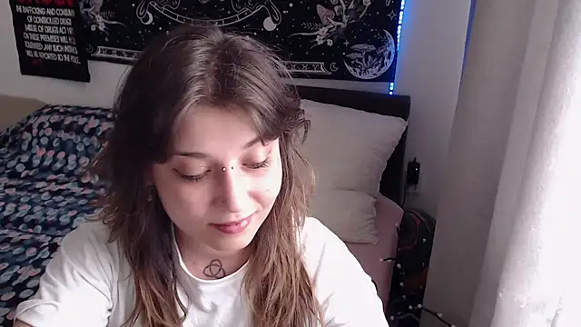 Snapshot of AlienforTwenty chatting on 06-05-26, 11:16 AlienforTwenty online show from 06-05-26, 11:16