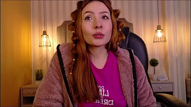 danielamilles online show from 02-05-26, 03:24