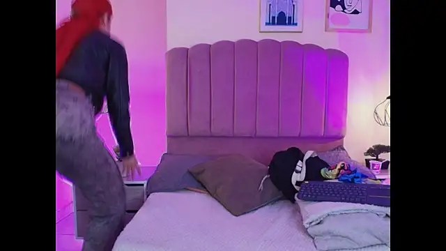 Snapshot of Celestee15_ chatting on 12-19-25, 11:34 Celestee15 online show from 12-19-25, 11:34