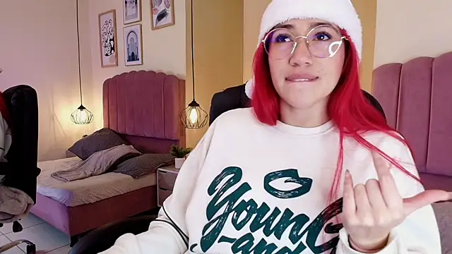 Snapshot of Celestee15_ chatting on 12-22-25, 11:32 Celestee15 online show from 12-22-25, 11:32