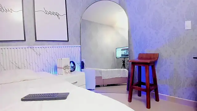 goodgirl22   online show from 06-12-26, 11:24
