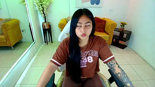 Carolina cherry online show from 04-13-26, 12:42