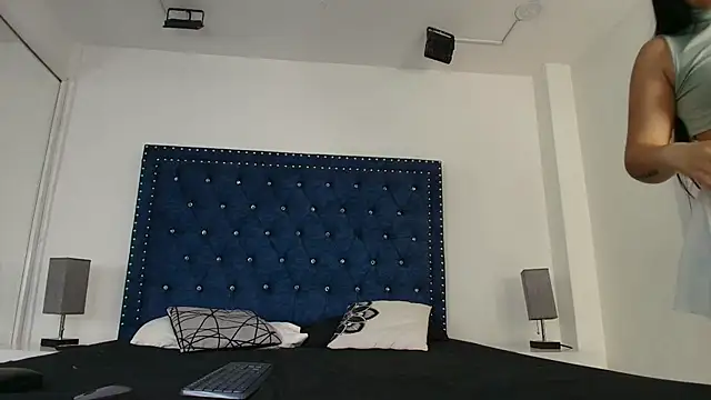 Snapshot of Carolina_cherry chatting on 07-12-26, 12:39 Carolina cherry online show from 07-12-26, 12:39