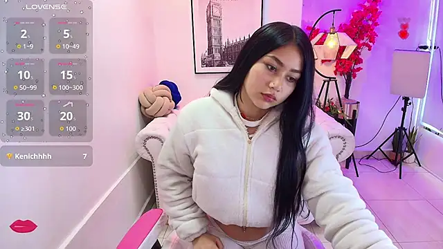 Snapshot of Carolina_cherry chatting on 02-01-26, 11:52 Carolina cherry online show from 02-01-26, 11:52