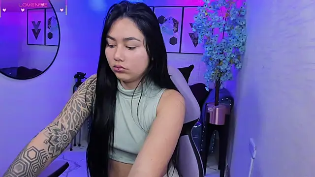 Snapshot of Carolina_cherry chatting on 06-11-26, 12:46 Carolina cherry online show from 06-11-26, 12:46