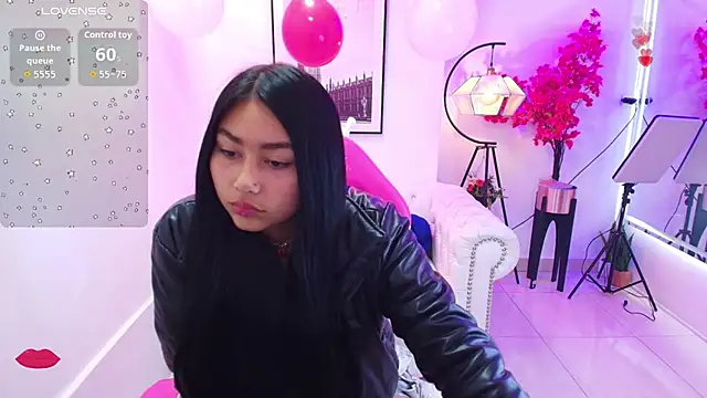 Snapshot of Carolina_cherry chatting on 02-09-26, 11:52 Carolina cherry online show from 02-09-26, 11:52