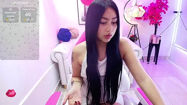 Snapshot of Carolina_cherry chatting on 02-13-26, 12:27 Carolina cherry online show from 02-13-26, 12:27