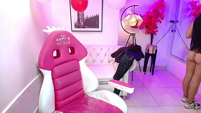 Snapshot of Carolina_cherry chatting on 02-14-26, 11:54 Carolina cherry online show from 02-14-26, 11:54