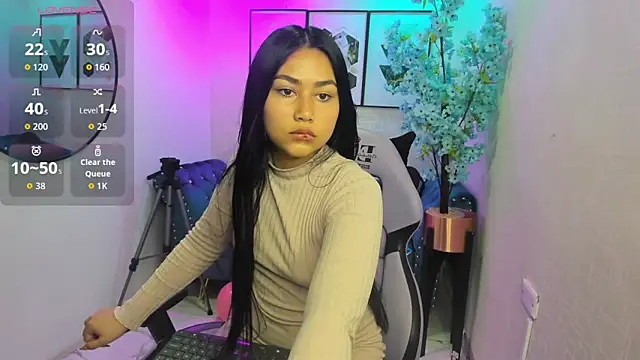Carolina cherry online show from 05-18-26, 01:05