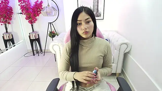 Snapshot of Carolina_cherry chatting on 02-25-26, 12:16 Carolina cherry online show from 02-25-26, 12:16