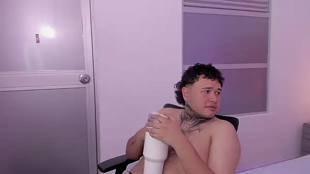 Beele and Evie online show from 02-05-26, 08:48