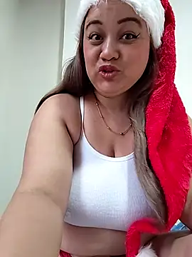 Snapshot of MMia_18 chatting on 12-15-25, 11:38 MMia 18 online show from 12-15-25, 11:38