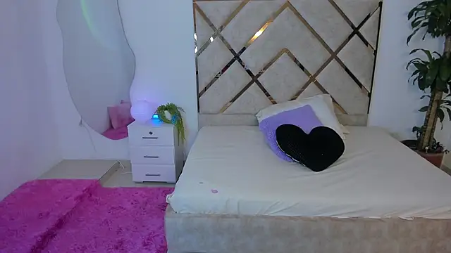 queenie staar online show from 01-09-26, 08:05