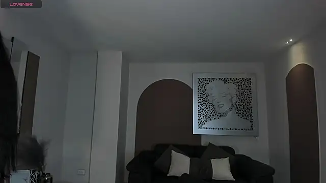 ValeriaRossi  online show from 02-10-26, 12:26