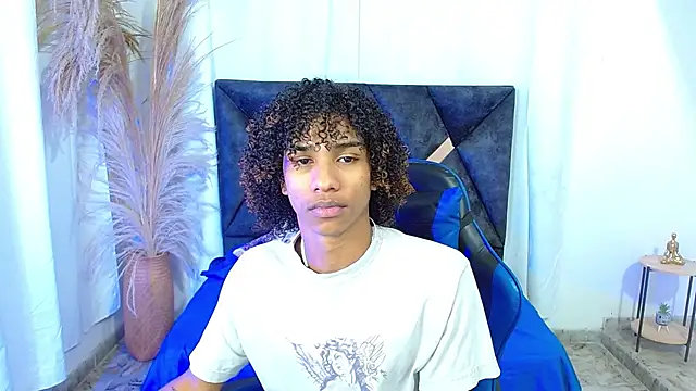 angelll18  online show from 06-09-26, 08:32