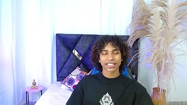 angelll18  online show from 01-08-26, 08:48