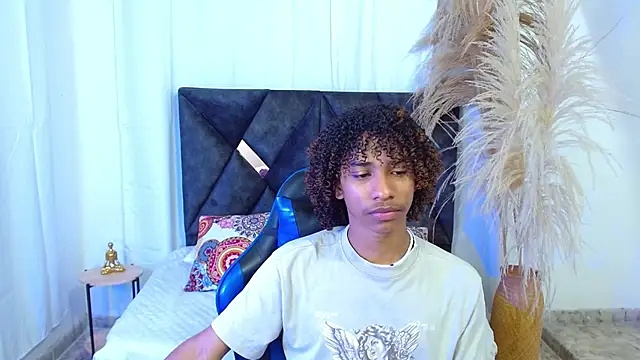 angelll18  online show from 02-18-26, 09:11