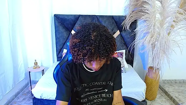 angelll18  online show from 02-04-26, 08:26