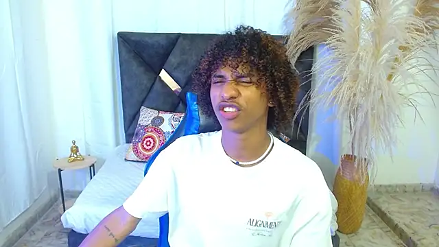 angelll18  online show from 02-10-26, 08:30