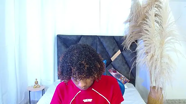 angelll18  online show from 02-12-26, 09:14