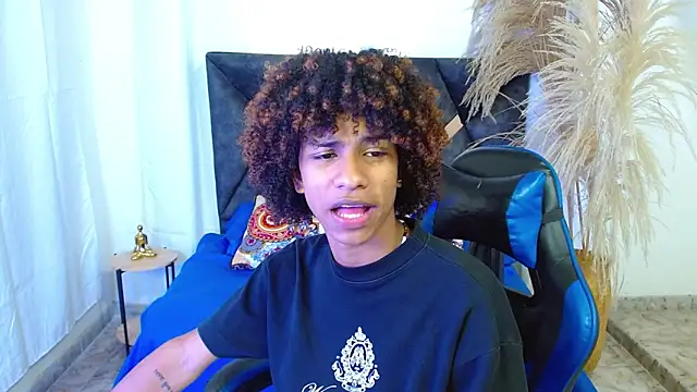 angelll18  online show from 04-15-26, 08:53