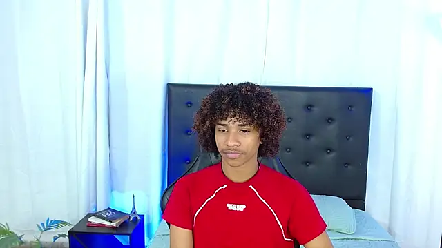 angelll18  online show from 02-25-26, 08:19