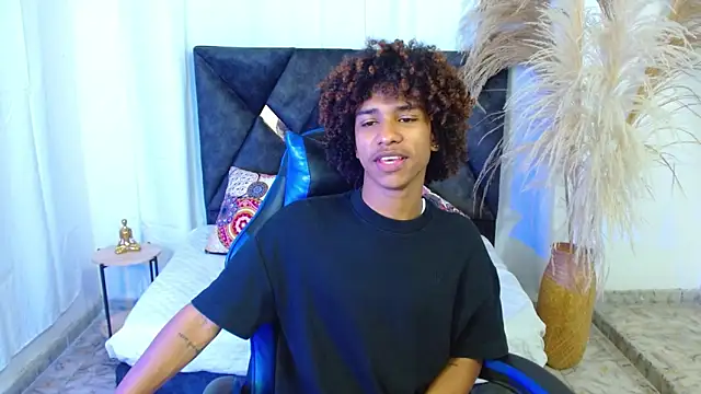 angelll18  online show from 02-11-26, 08:41