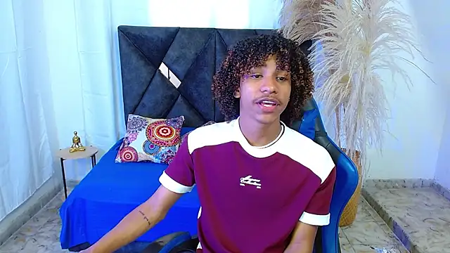 angelll18  online show from 03-11-26, 09:09