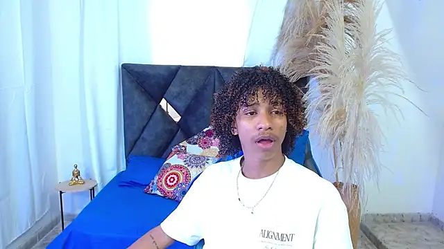 angelll18  online show from 03-02-26, 09:11